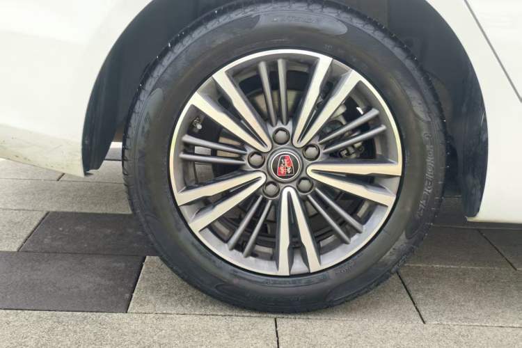 Used Roewe i5 2020 1.5L Automatic 4G Connect Luxury Flagship Edition

