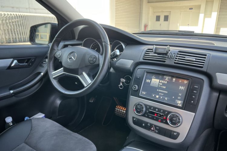 Used Mercedes-Benz R-Class 2014 R 320 4MATIC Business Model