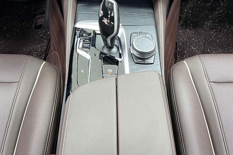 Used BMW 5 Series 2022 Restyled 530Li Leading Edition M Sport Package
