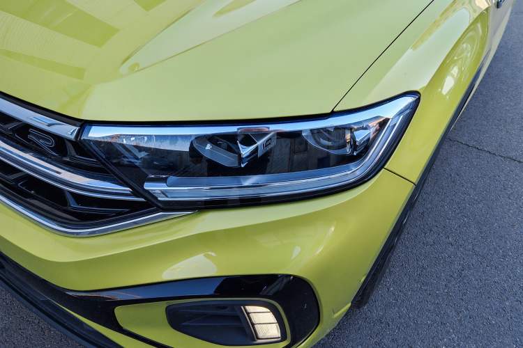 Used Volkswagen T-ROC 2023 300TSI DSG Two-Wheel Drive Starlight Edition