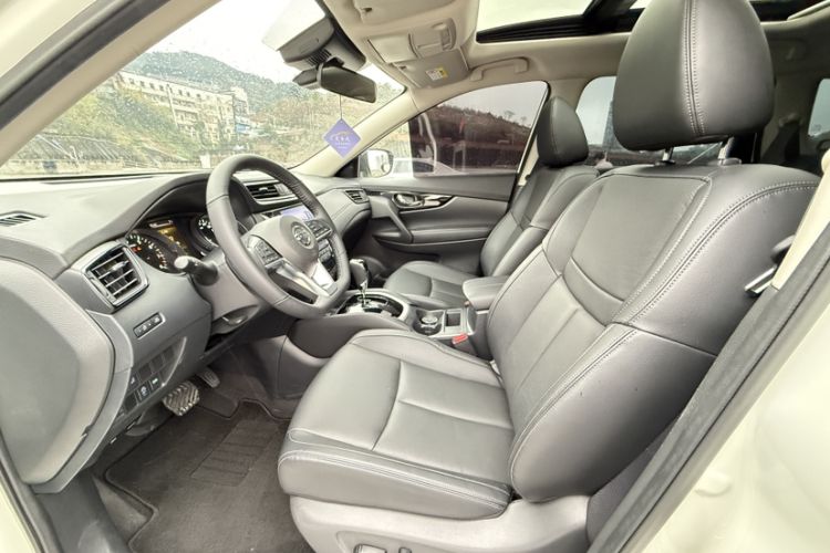 Used Nissan X-Trail 2023 Classic 2.0L Two-Wheel Drive Smart Connect Premium Edition
