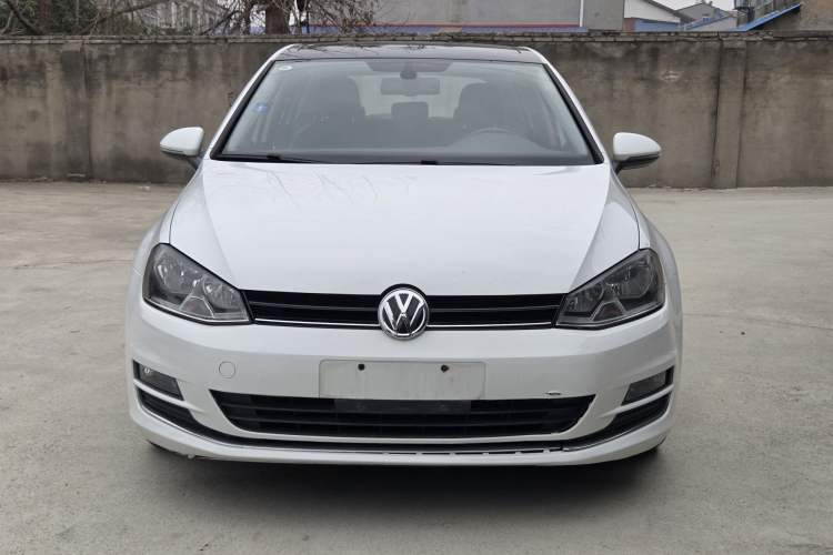 Used Volkswagen Golf 2015 1.4TSI Automatic Luxury Model
