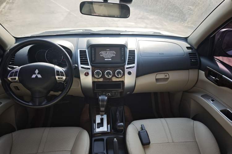 Used Mitsubishi Pajero Sport 2013 3.0L Automatic 4x4 Flagship Edition