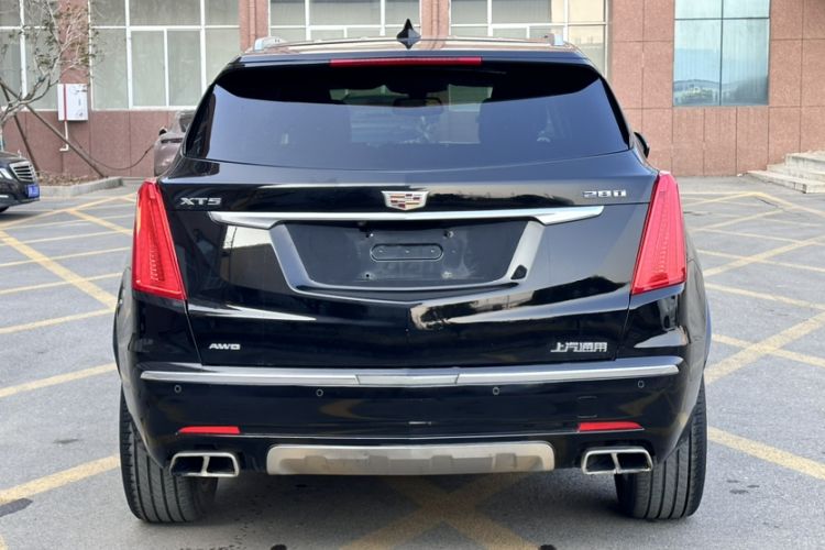 Used Cadillac XT5 2017 Anniversary Edition 25T Luxury Model
