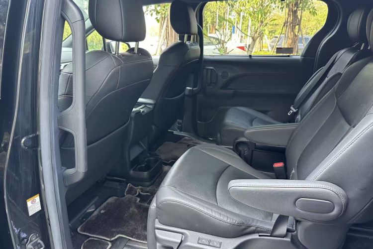 Used Toyota Sienna 2021 2.5L Hybrid Premium Edition