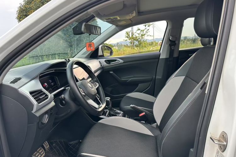 Used Volkswagen Tacqua 2021 280TSI DSG R-Line Smart Connectivity Version
