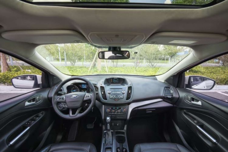 Used Ford Kuga 2017 EcoBoost 180 Two-Wheel-Drive Platinum Edition
