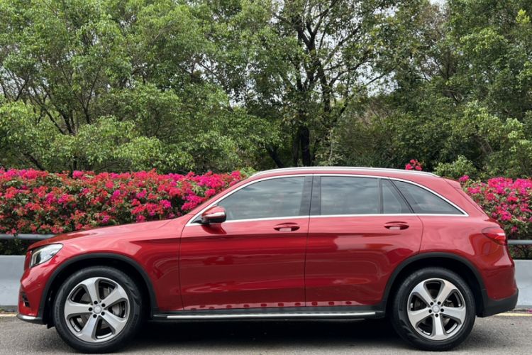 Used Mercedes-Benz GLC 2017 GLC 260 4MATIC Luxury Model
