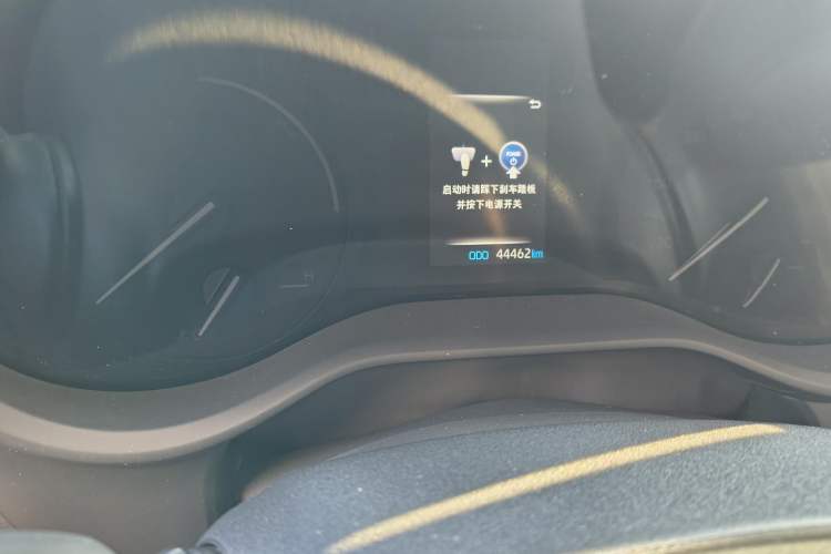 Used Toyota Sienna 2023 2.5L Hybrid Deluxe Edition