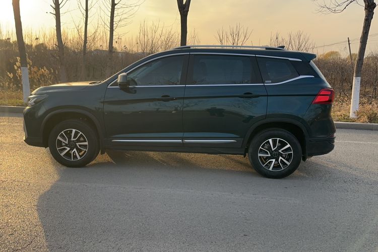 Used FORTHING T5 2023 Grand Edition 1.6L Manual Dream Version Five Seats
