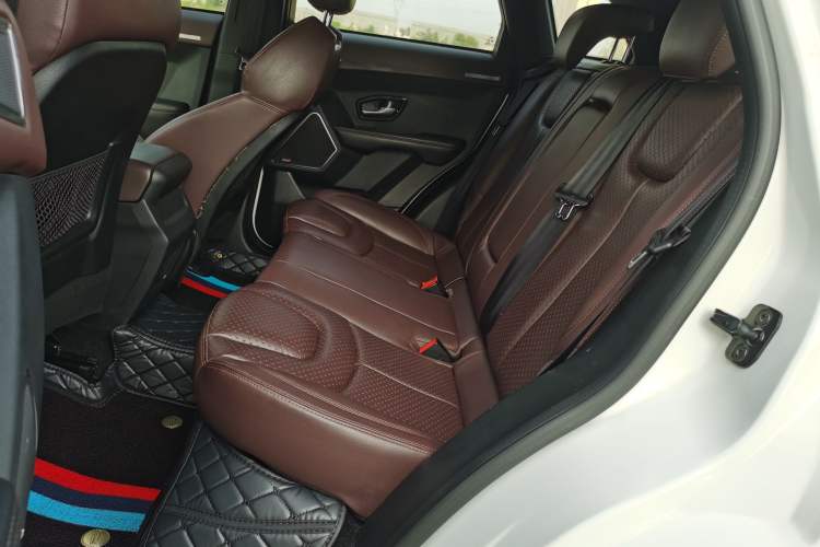 Used Land X7 2015 2.0T Panoramic Prestige Edition
