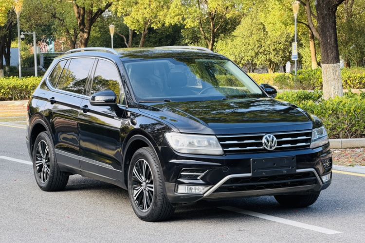 Used Volkswagen Tiguan L 2019 Updated Version 330TSI Automatic Two-Wheel Drive Panoramic Comfort Edition China VI Standard
