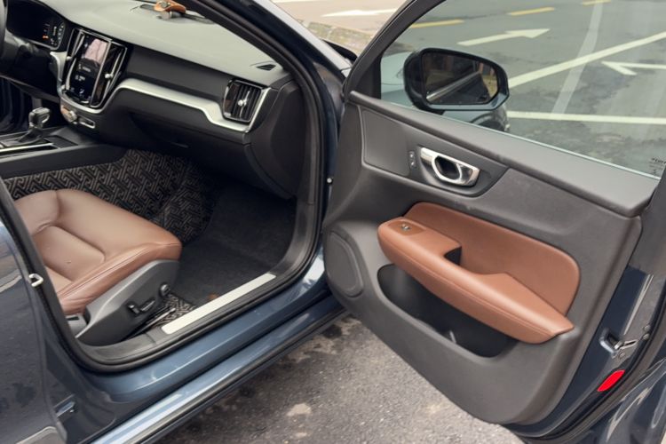 Used Volvo S60 2021 T4 Zhiyi Luxury Edition