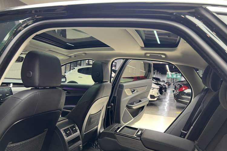 Used Jaguar XFL 2022 XFL 2.0T P200 Two-Wheel-Drive Elite Luxury Edition
