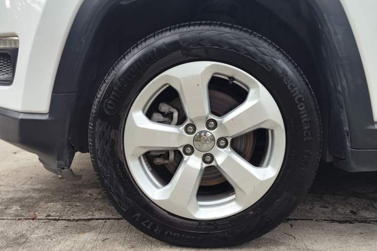 Used  Compass 2017 200T Automatic Family Edition
