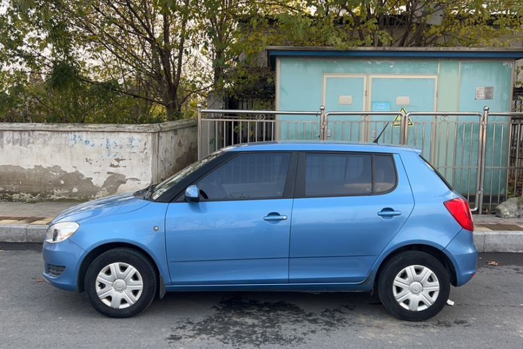 Used Skoda Fabia 2014 1.4L Manual Crystal Edition