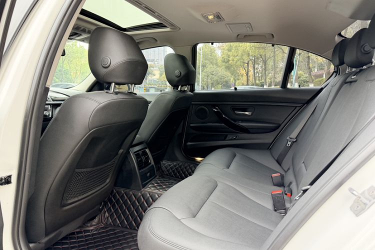 Used BMW 3 Series 2016 320Li Ambition Model
