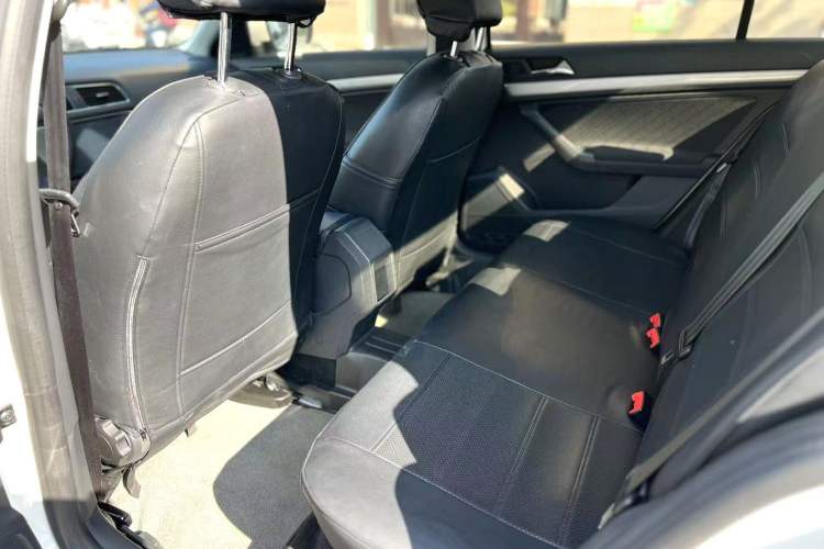 Used Volkswagen Lavida 2017 1.6L Automatic Fashion Edition
