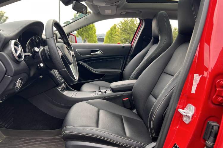 Used Mercedes-Benz GLA 2015 GLA 200 Fashion Model
