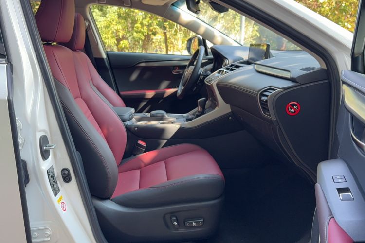 Used Lexus NX 2018 300h Front-Wheel-Drive FENGSHANG Version China V Emission Standard
