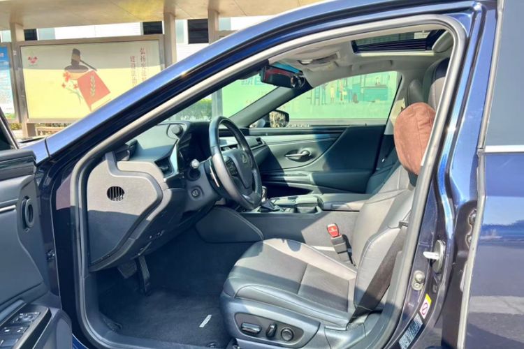 Used Lexus ES 2018 200 Excellence Edition China V Standard
