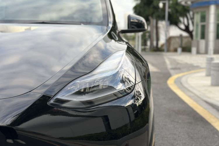 Used Tesla Model Y 2021 Long-Range All-Wheel-Drive Version