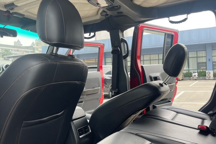 Used Beijing Auto BJ40 2017 40L 2.3T Automatic All-Wheel Drive Ring of the Tower Champion Edition
