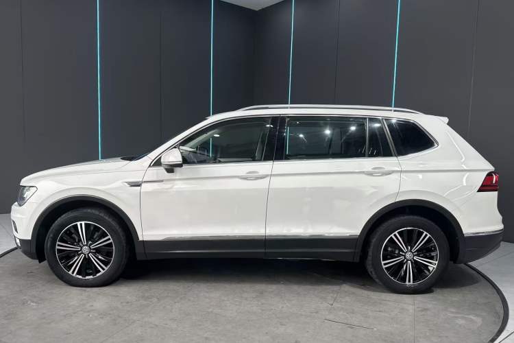Used Volkswagen Tiguan L 2019 Updated Version 330TSI Automatic Two-Wheel Drive Panoramic Comfort Edition China VI Standard
