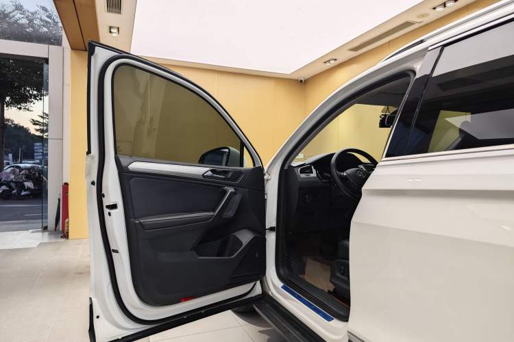 Used Volkswagen Tiguan L 2019 330TSI Automatic Two-Wheel Drive Panoramic Comfort Edition China V Standard
