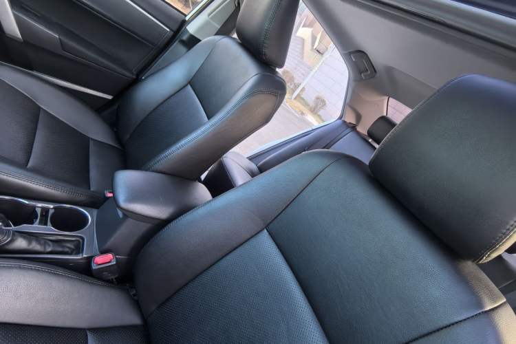 Used Toyota Corolla 2017 Revised Dual-Engine 1.8L E-CVT Leading Edition
