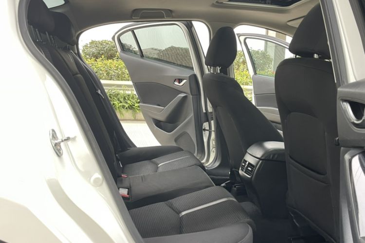 Used Mazda Mazda 3 Axela 2017 Sedan 1.5L Automatic Luxury Model Emission Standard China V
