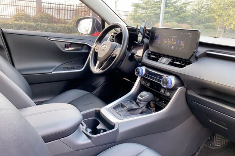 Used Toyota RAV4 2023 2.0L CVT Two-Wheel Drive Fashion Plus Edition
