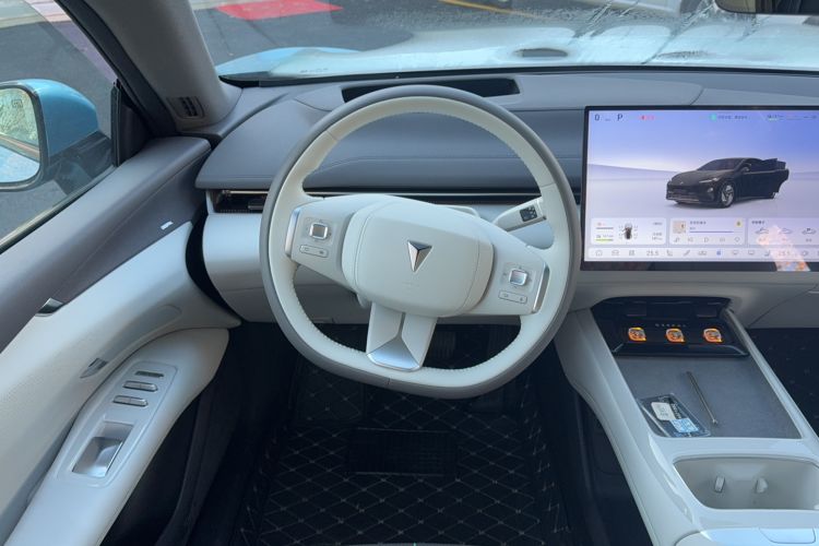 Used  L07 2024 230Max Qiankun Intelligent Driving ADS SE Range-Extended Version
