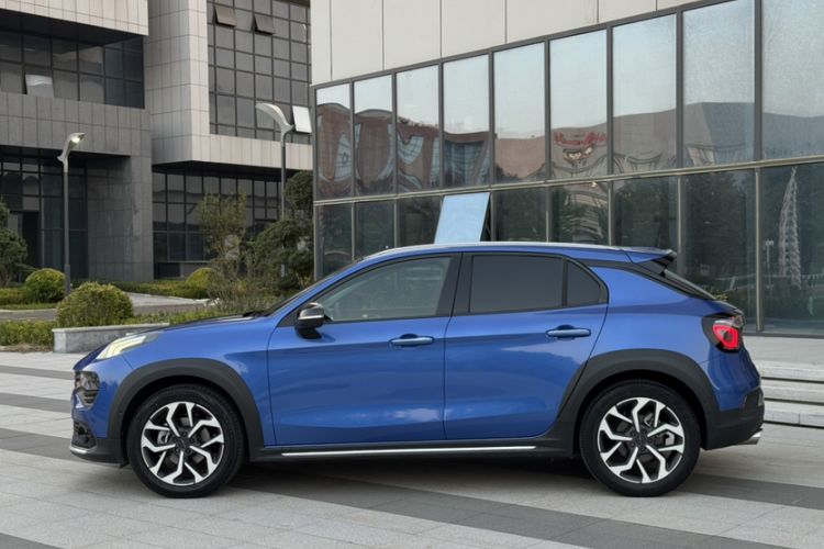 Used Lynk & Co 02 2018 1.5T DCT Two-Wheel Drive Pro Version China V Emission Standard
