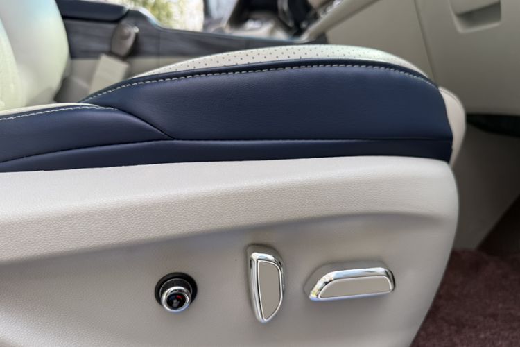 Used Buick GL8 2021 ES Landtrek 653T Comfort Edition