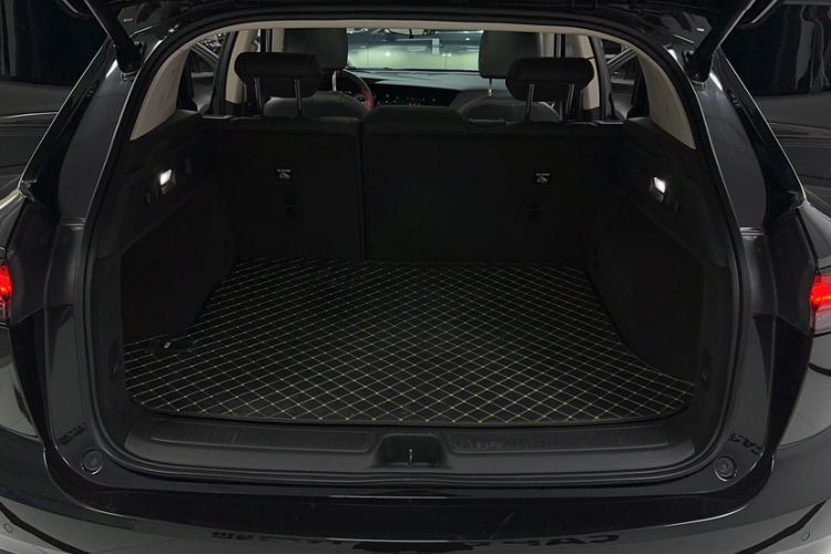 Used Buick Envision 2022 Encore S 552T Two-Wheel-Drive Luxury Model
