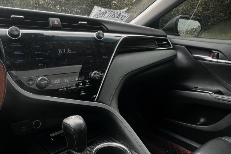 Used Toyota Camry 2019 Revised Version 2.0G Luxury Edition
