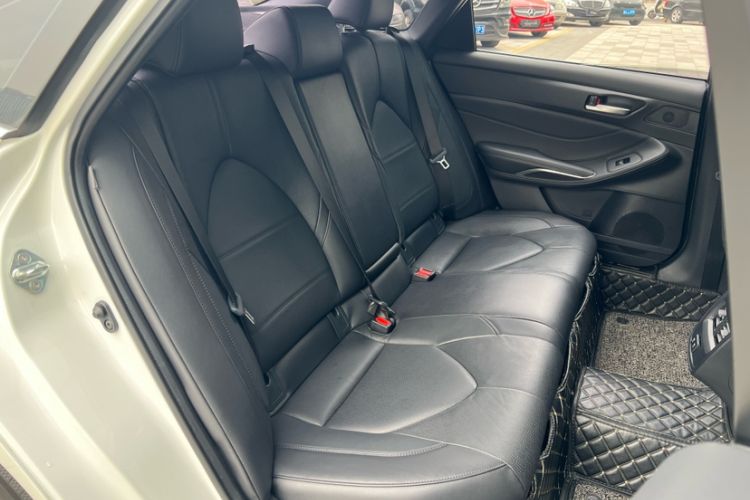 Used Toyota Avalon 2019 Dual-Engine 2.5L Luxury Edition China VI Standard