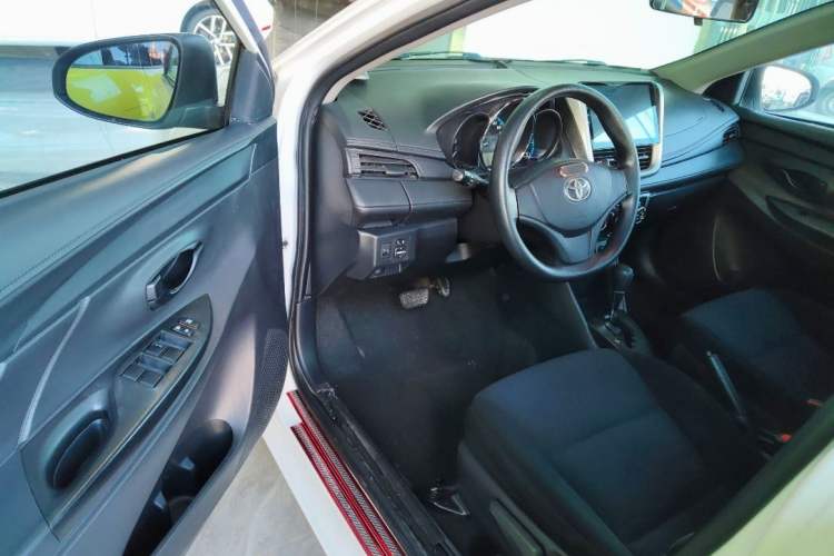 Used Toyota YARiS L 2019 1.5E CVT Dynamic Edition China VI compliant
