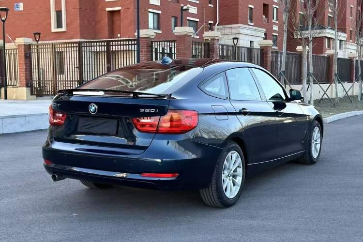 Used BMW 3 Series GT 2013 320i Leading Model
