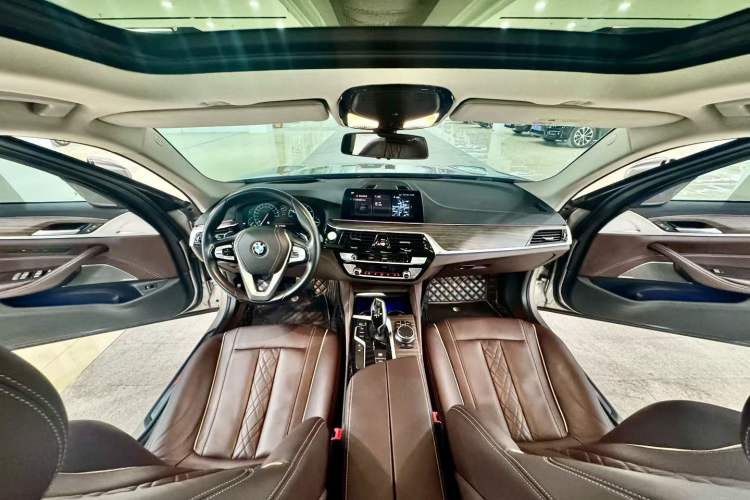 Used BMW 5 Series 2019 530Li Luxury Edition Premium Package
