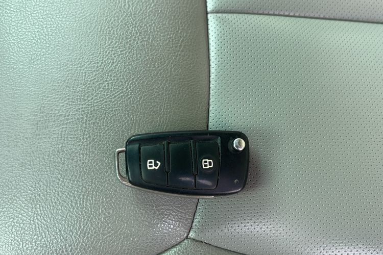 Used  Refine M5 2013 2.0T Gasoline Automatic Business Edition
