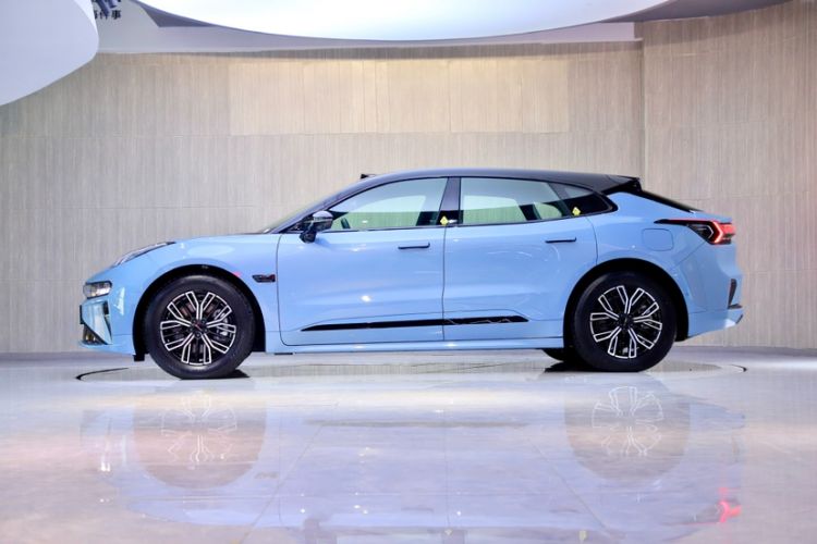 Used Zeekr 001 2025 WE Edition 100 kWh Rear-Wheel Drive
