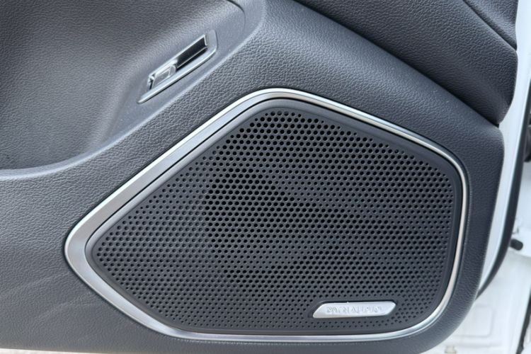 Used Hongqi H5 2023 1.5T HEV Smart Connect Flagship Edition