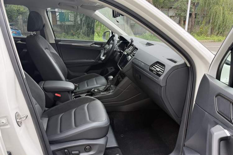 Used Volkswagen Tiguan L 2021 330TSI Automatic Two-Wheel Drive R-Line Enhanced Edition
