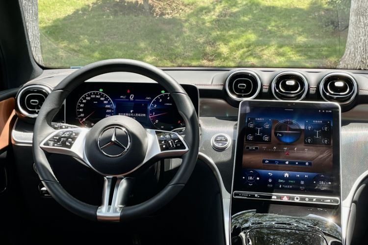 Used Mercedes-Benz GLC 2025 GLC 260 L 4MATIC Dynamic Edition
