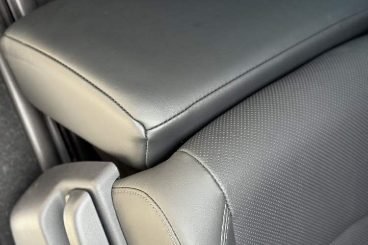 Used Toyota Sienna 2024 2.5L Hybrid Four-Wheel Drive Prestige Edition
