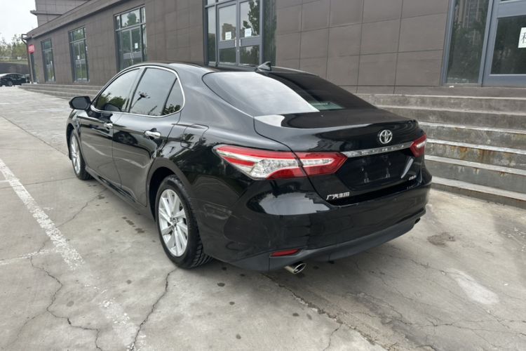 Used Toyota Camry 2021 2.0G Luxury Edition
