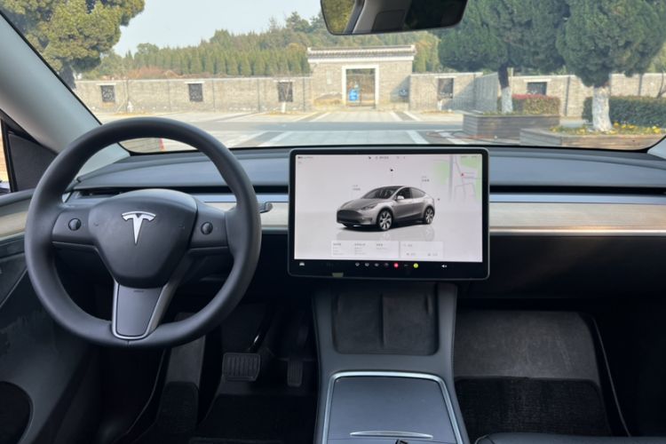 Used Tesla Model Y 2022 Rear-Wheel-Drive Version