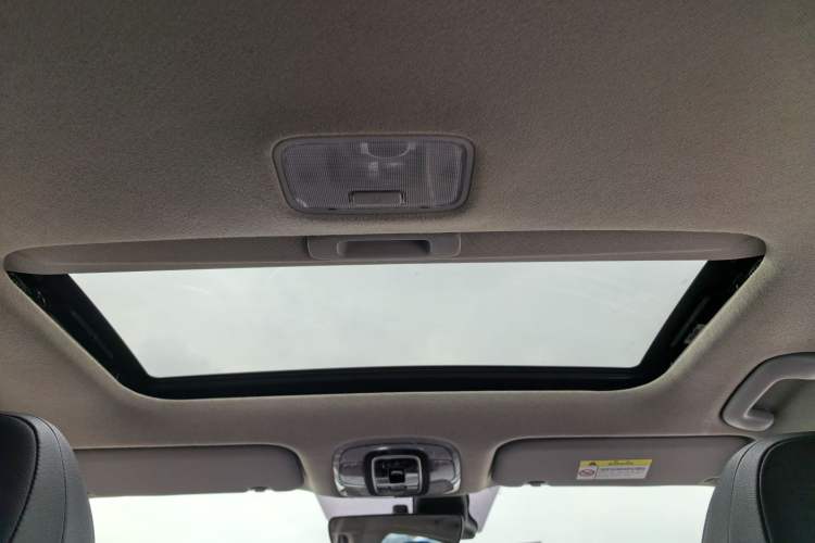 Used Hyundai Elantra 2021 1.5L CVT LUX Prestige Edition
